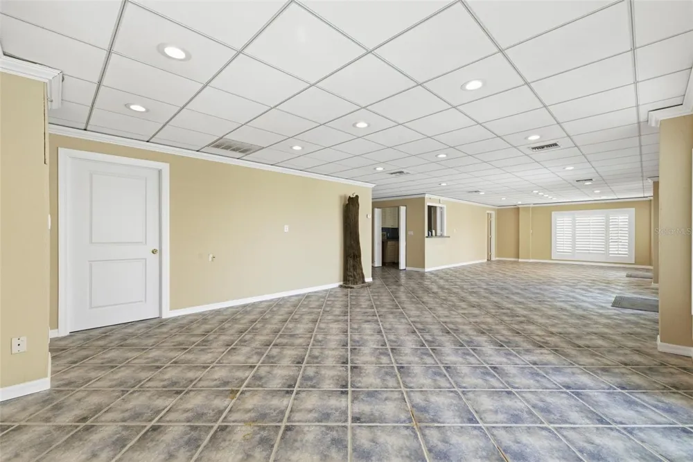 24 PINE CIRCLE Belleair, FL 33756