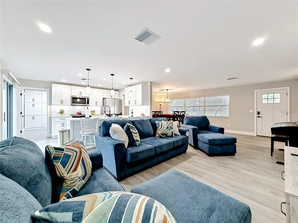 508 SHORE DRIVE Largo, FL 33771