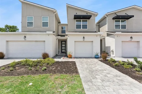 914 SPRING PALMS LOOP