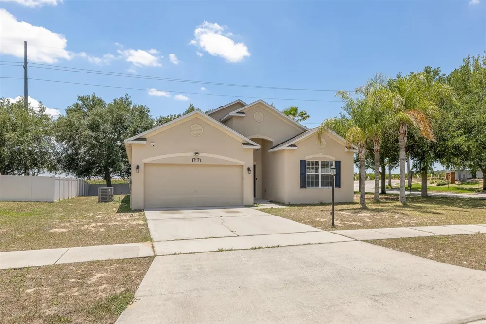 3216 LYNROCK AVENUE Dundee, FL 33838
