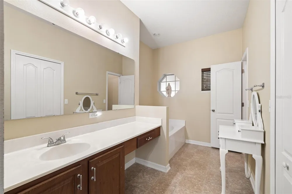 3216 LYNROCK AVENUE Dundee, FL 33838