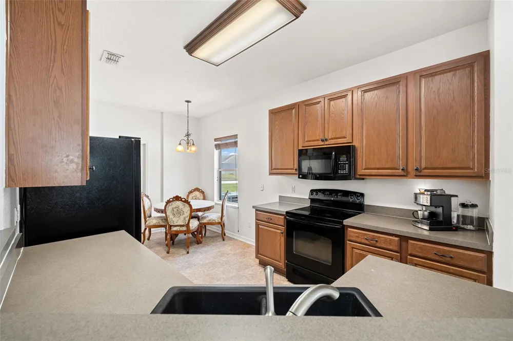 3216 LYNROCK AVENUE Dundee, FL 33838