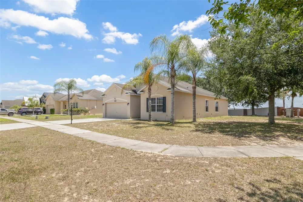 3216 LYNROCK AVENUE Dundee, FL 33838