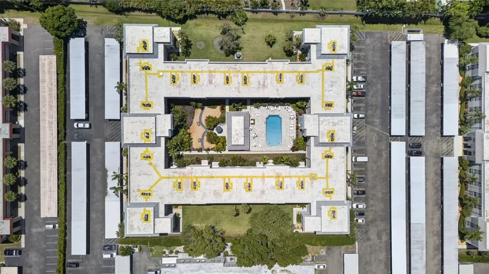 1706 BELLEAIR FOREST DRIVE #220 Belleair, FL 33756