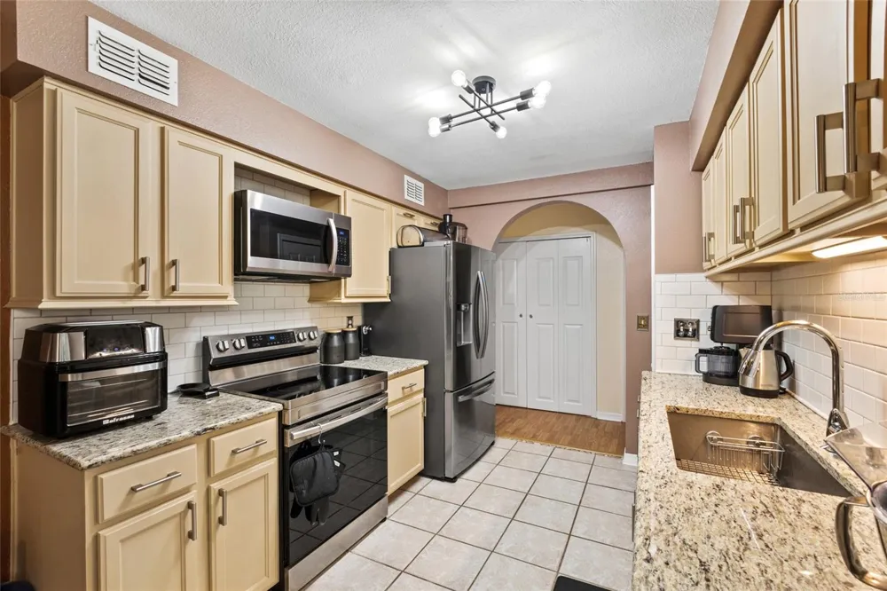 100 E OAK TERRACE DRIVE #A2 Leesburg, FL 34748