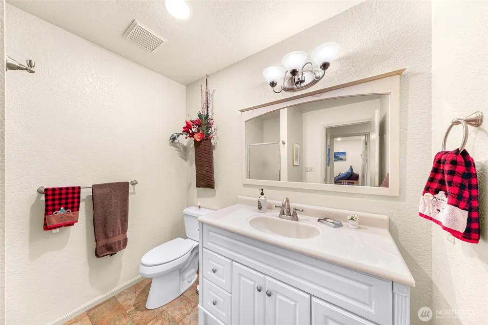 6874 Golf View Drive Lynden, WA 98264