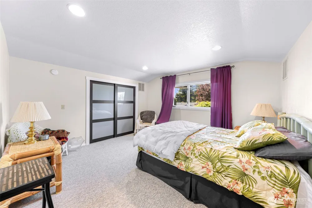6874 Golf View Drive Lynden, WA 98264
