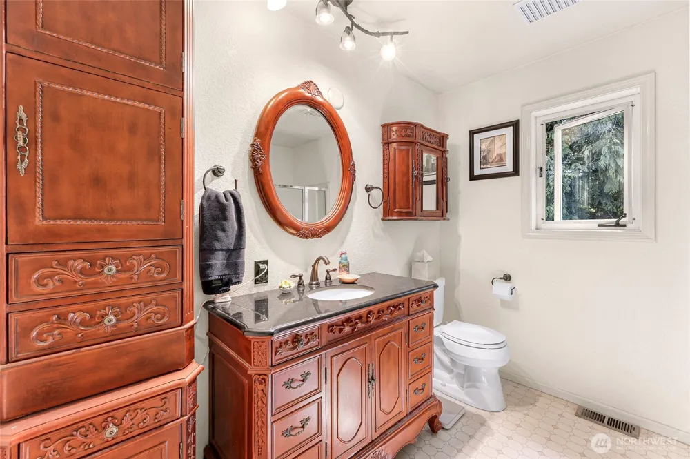 6874 Golf View Drive Lynden, WA 98264