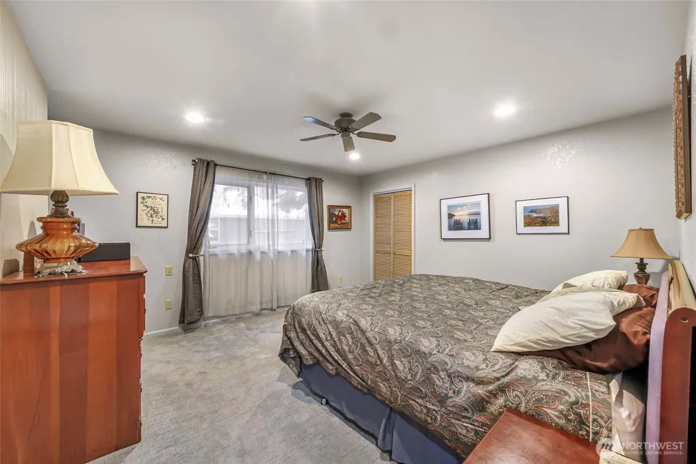 6874 Golf View Drive Lynden, WA 98264