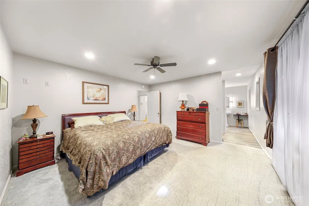 6874 Golf View Drive Lynden, WA 98264