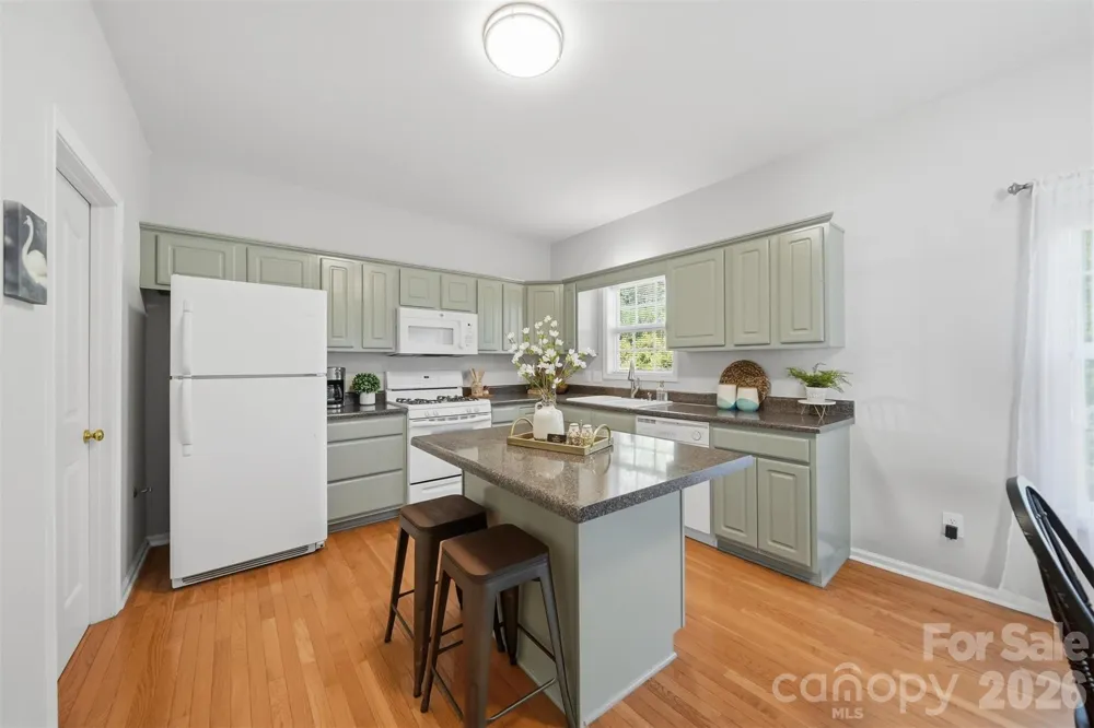19 Heron Cove Loop #B Hickory, NC 28601