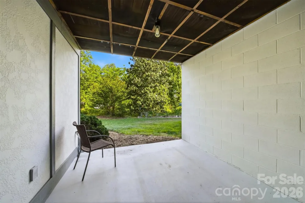 19 Heron Cove Loop #B Hickory, NC 28601