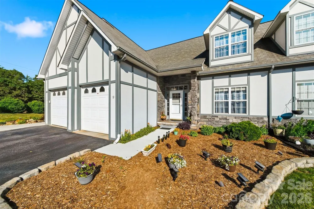 19 Heron Cove Loop #B Hickory, NC 28601