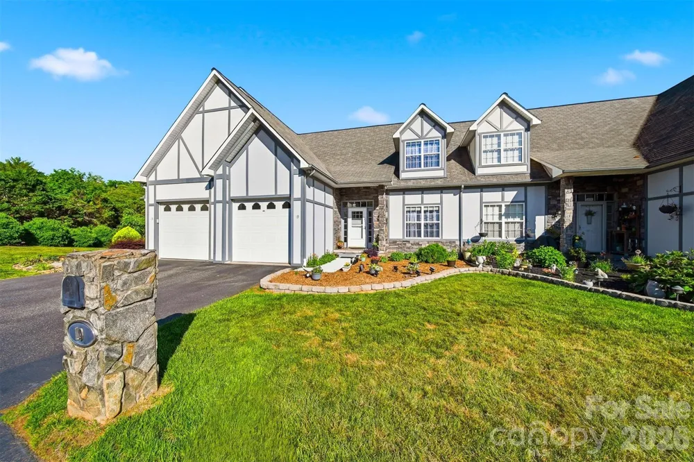 19 Heron Cove Loop #B Hickory, NC 28601