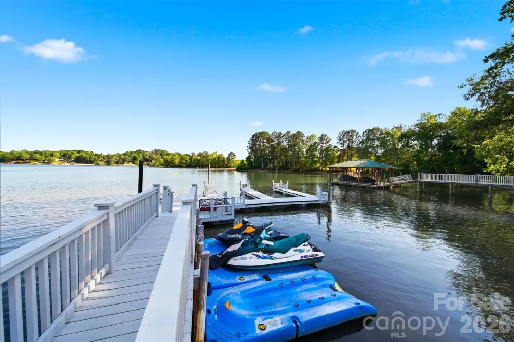 19 Heron Cove Loop #B Hickory, NC 28601