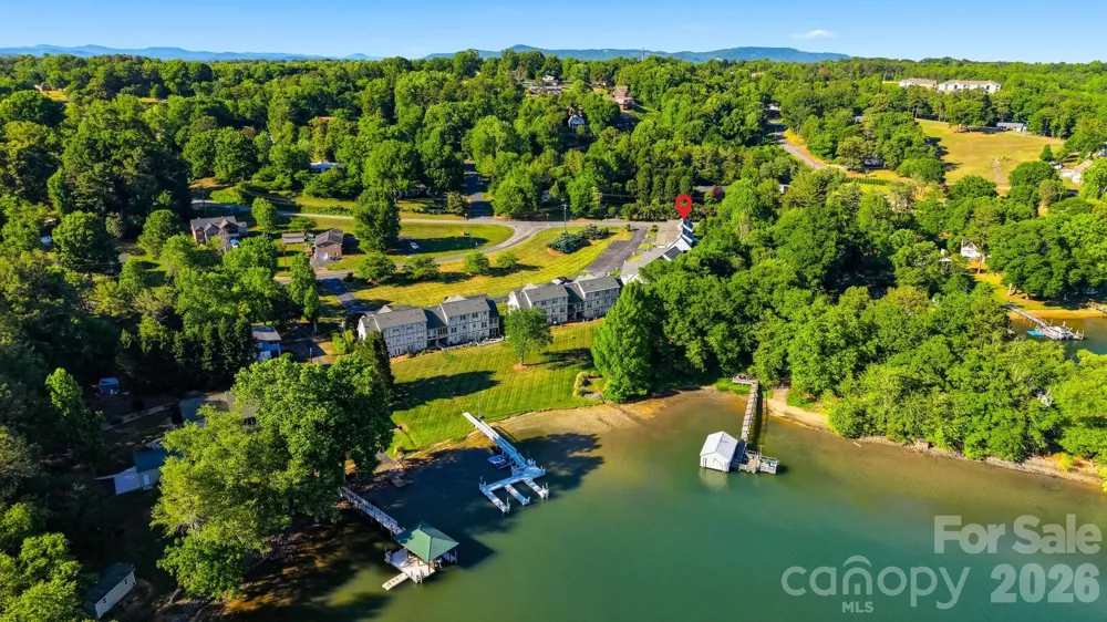 19 Heron Cove Loop #B Hickory, NC 28601