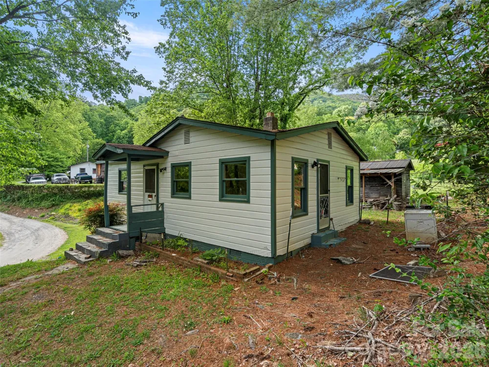1669 Fisher Creek Road Sylva, NC 28779