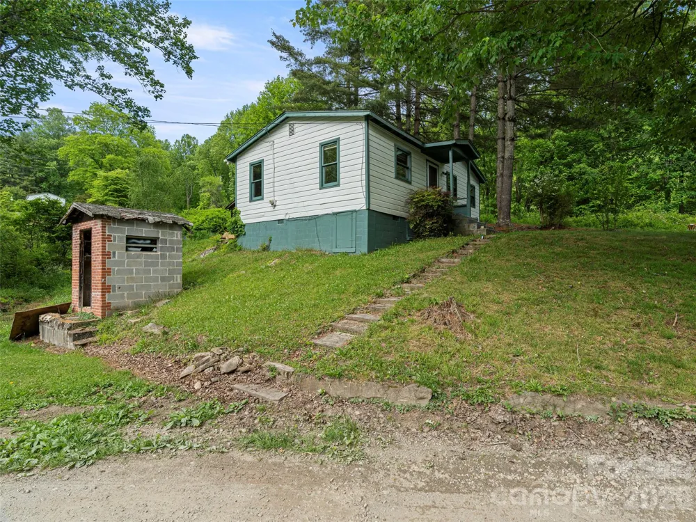 1669 Fisher Creek Road Sylva, NC 28779