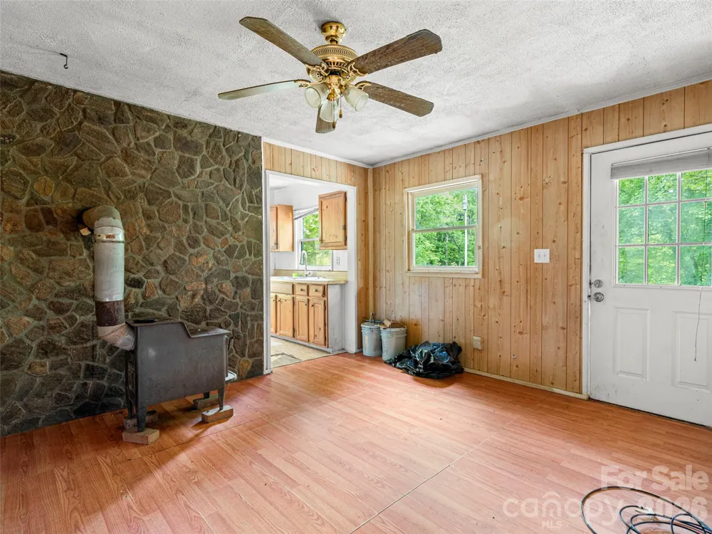 1669 Fisher Creek Road Sylva, NC 28779