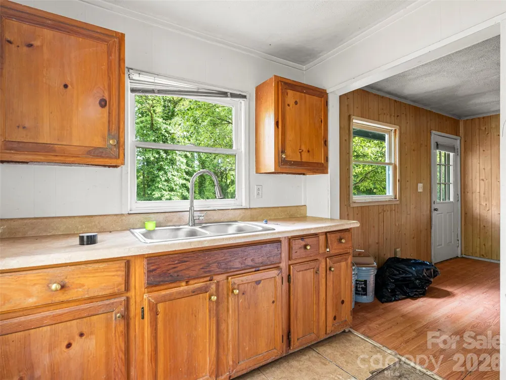 1669 Fisher Creek Road Sylva, NC 28779