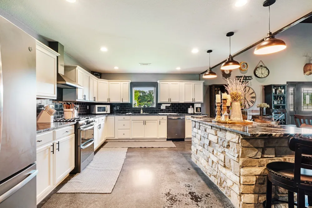 962 County Road 14630 Pattonville, TX 75468