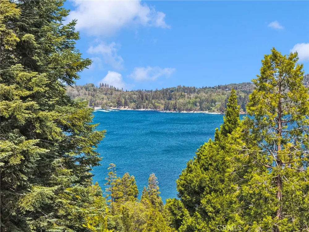 325 Mittry Lake Arrowhead, CA 92352