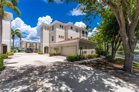 3485 SUNSET KEY CIRCLE #101