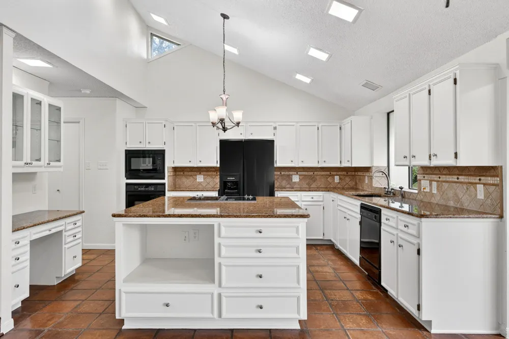 1301 Mill Creek Drive Salado, TX 76571