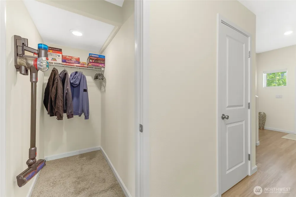 1228 W 16TH AVENUE La Center, WA 98629