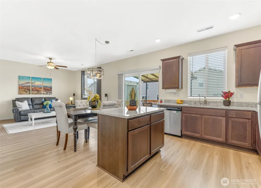 1228 W 16TH AVENUE La Center, WA 98629