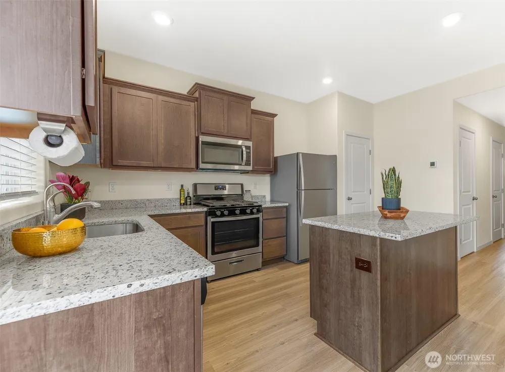1228 W 16TH AVENUE La Center, WA 98629
