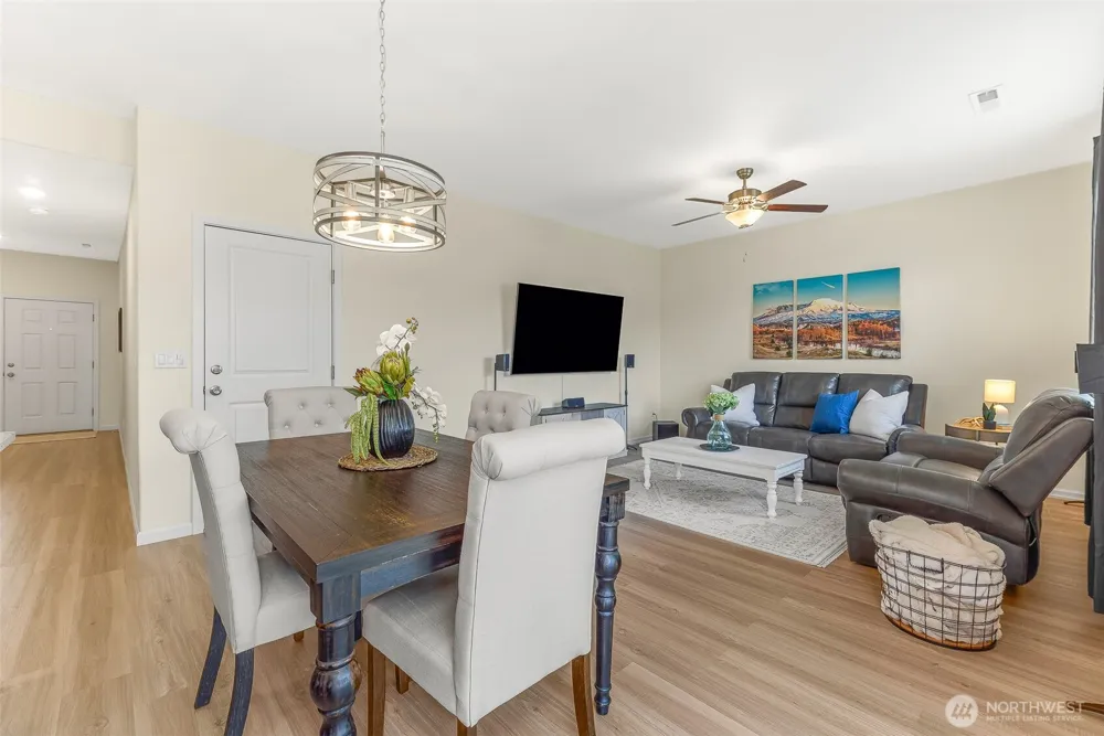 1228 W 16TH AVENUE La Center, WA 98629