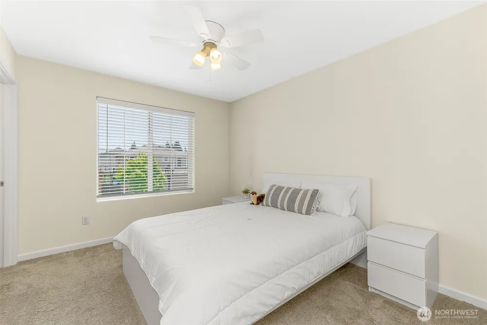 1228 W 16TH AVENUE La Center, WA 98629