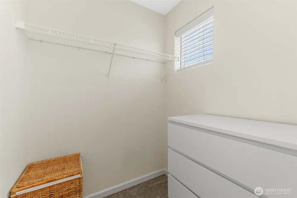 1228 W 16TH AVENUE La Center, WA 98629