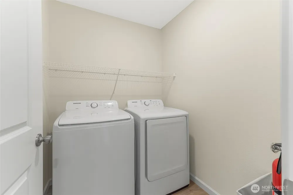 1228 W 16TH AVENUE La Center, WA 98629