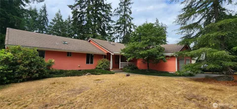 130 E Lakeland Way