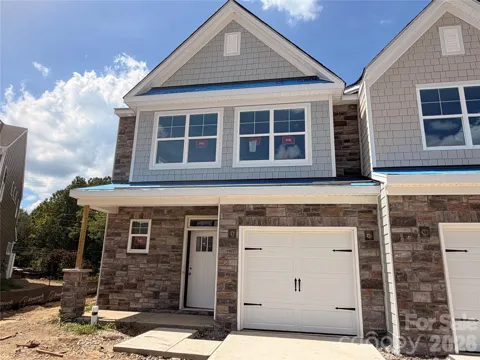 4376 Black Court