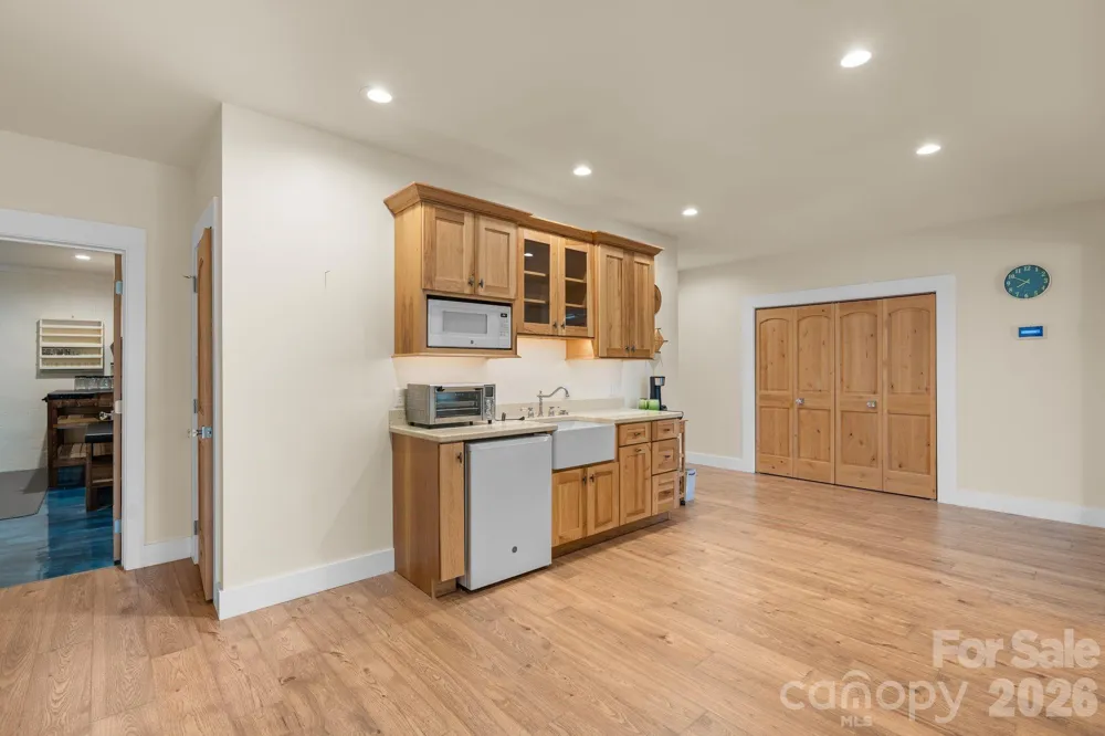 34 Rose Creek Road Leicester, NC 28748