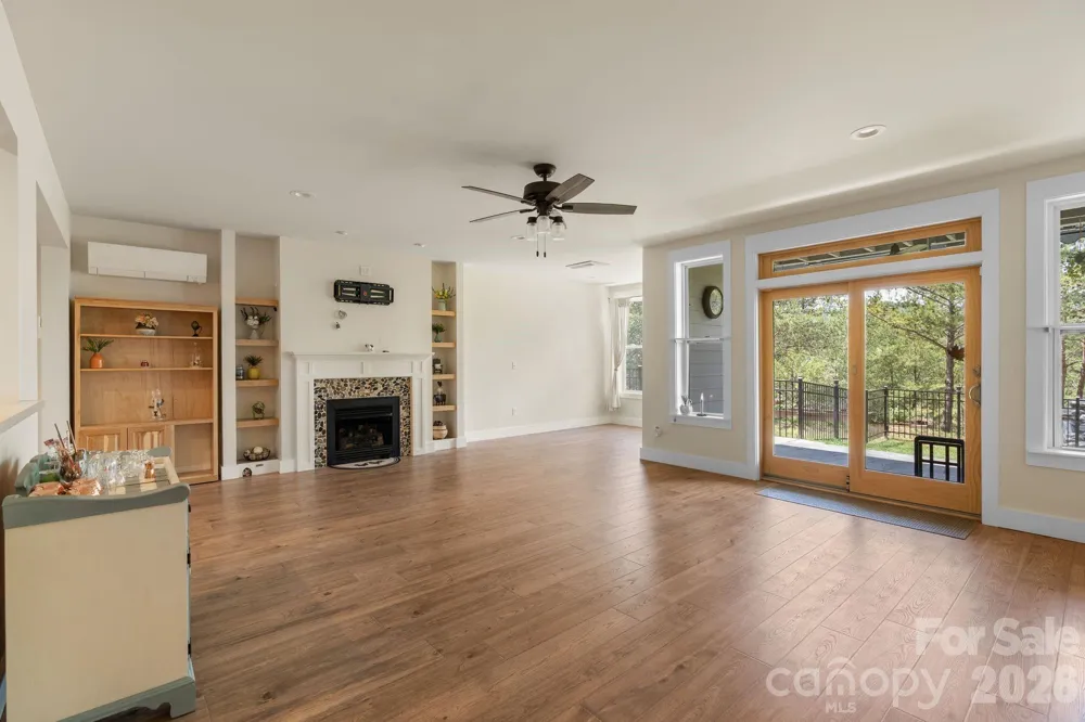 34 Rose Creek Road Leicester, NC 28748