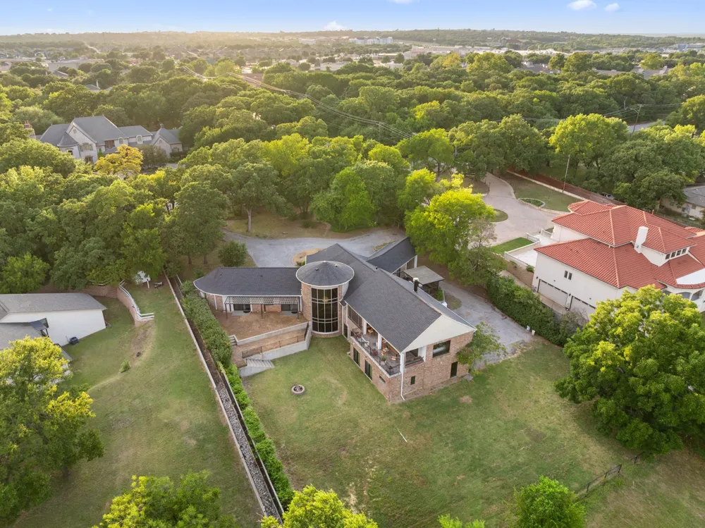 8542 Meadowbrook Drive Fort Worth, TX 76120