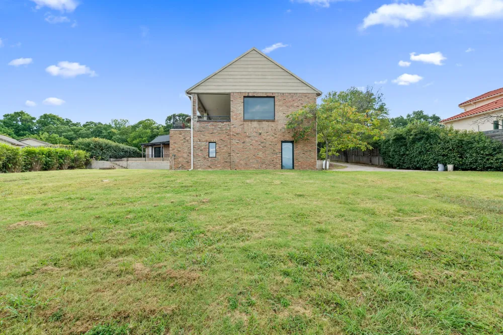 8542 Meadowbrook Drive Fort Worth, TX 76120