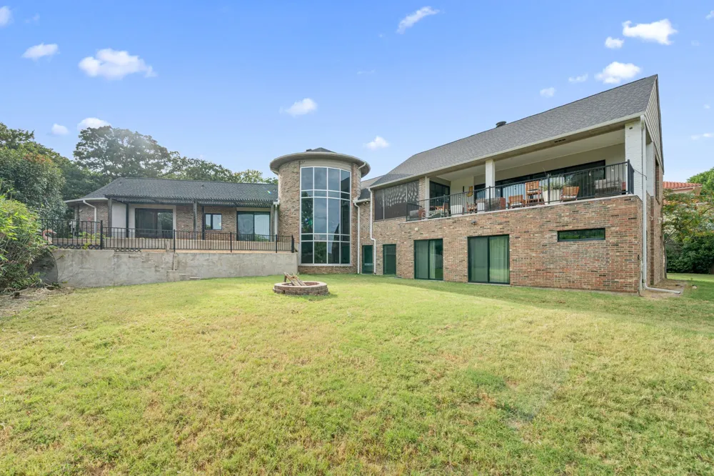 8542 Meadowbrook Drive Fort Worth, TX 76120