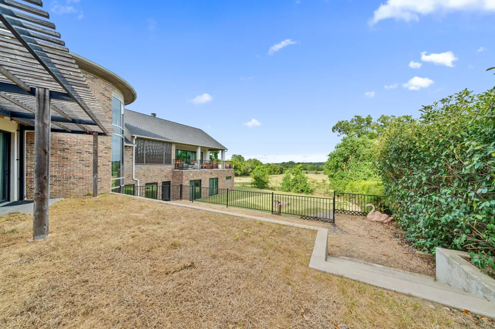 8542 Meadowbrook Drive Fort Worth, TX 76120