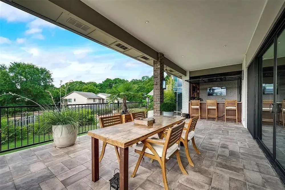 8542 Meadowbrook Drive Fort Worth, TX 76120