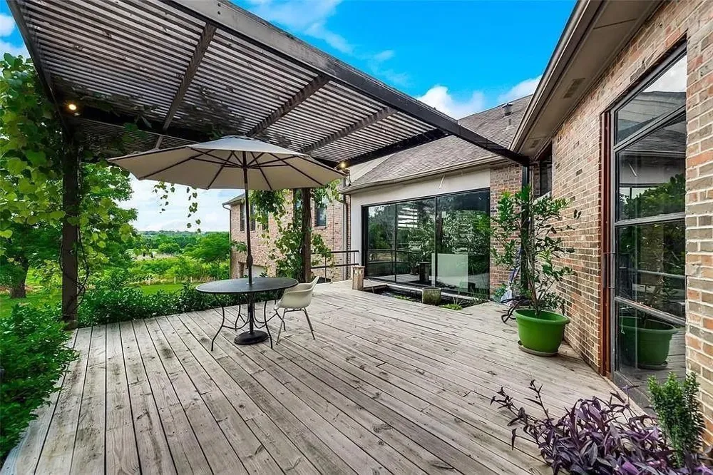 8542 Meadowbrook Drive Fort Worth, TX 76120