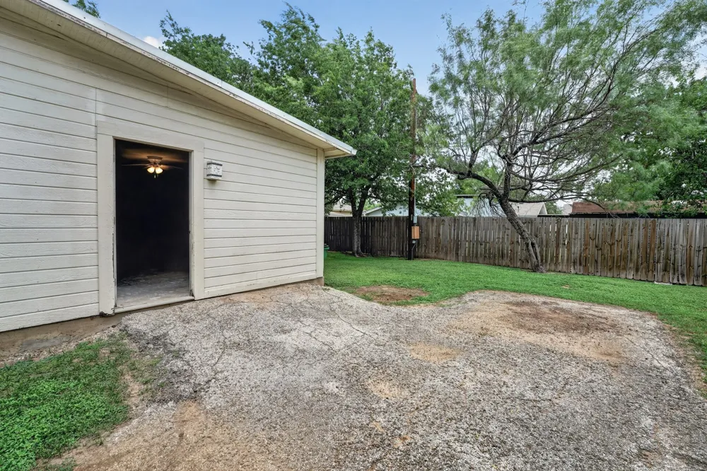 629 Birch Lane Cottonwood Shores, TX 78657
