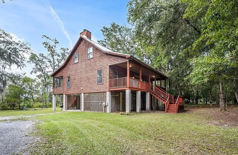 1525 W Black Island Road Darien, GA 31305