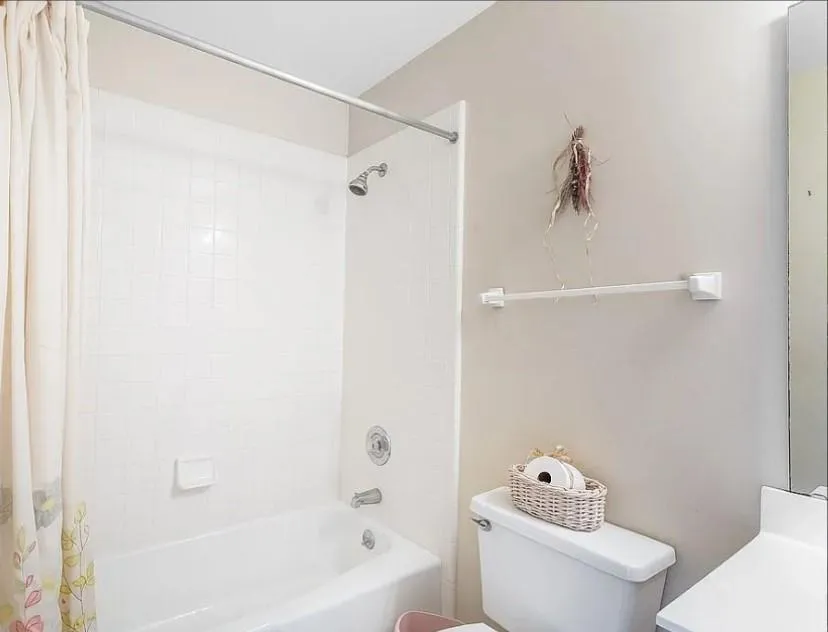1525 W Black Island Road Darien, GA 31305