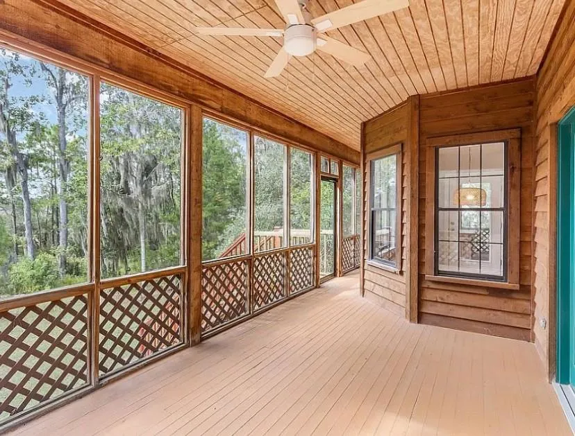 1525 W Black Island Road Darien, GA 31305