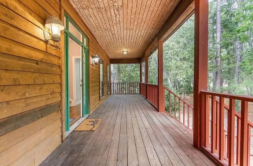 1525 W Black Island Road Darien, GA 31305